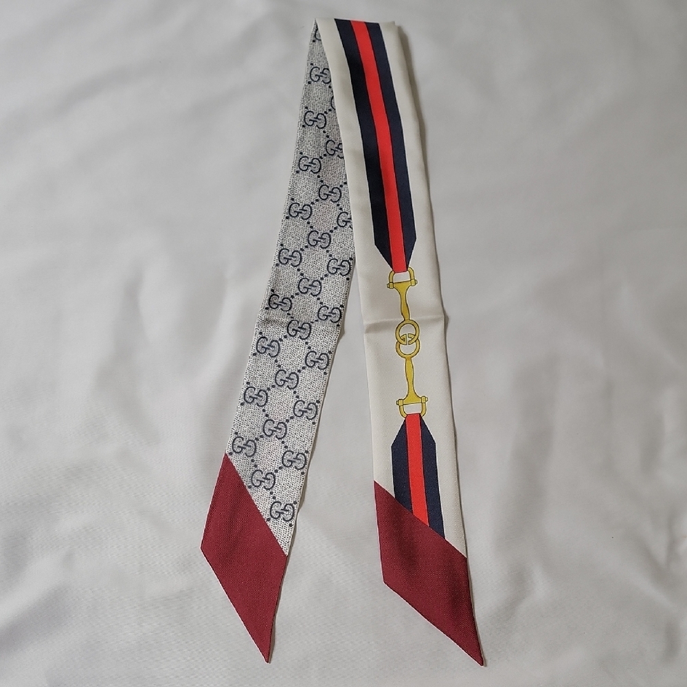 Gucci Red Navy White GG Logo Silk Twilly Scarf - Picture 2 of 3